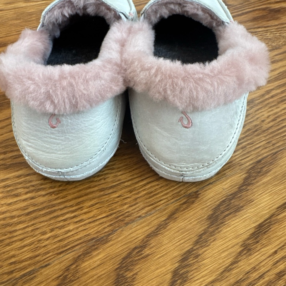OluKai Women's Slippers in Cream and Pink - Picture 9 of 11